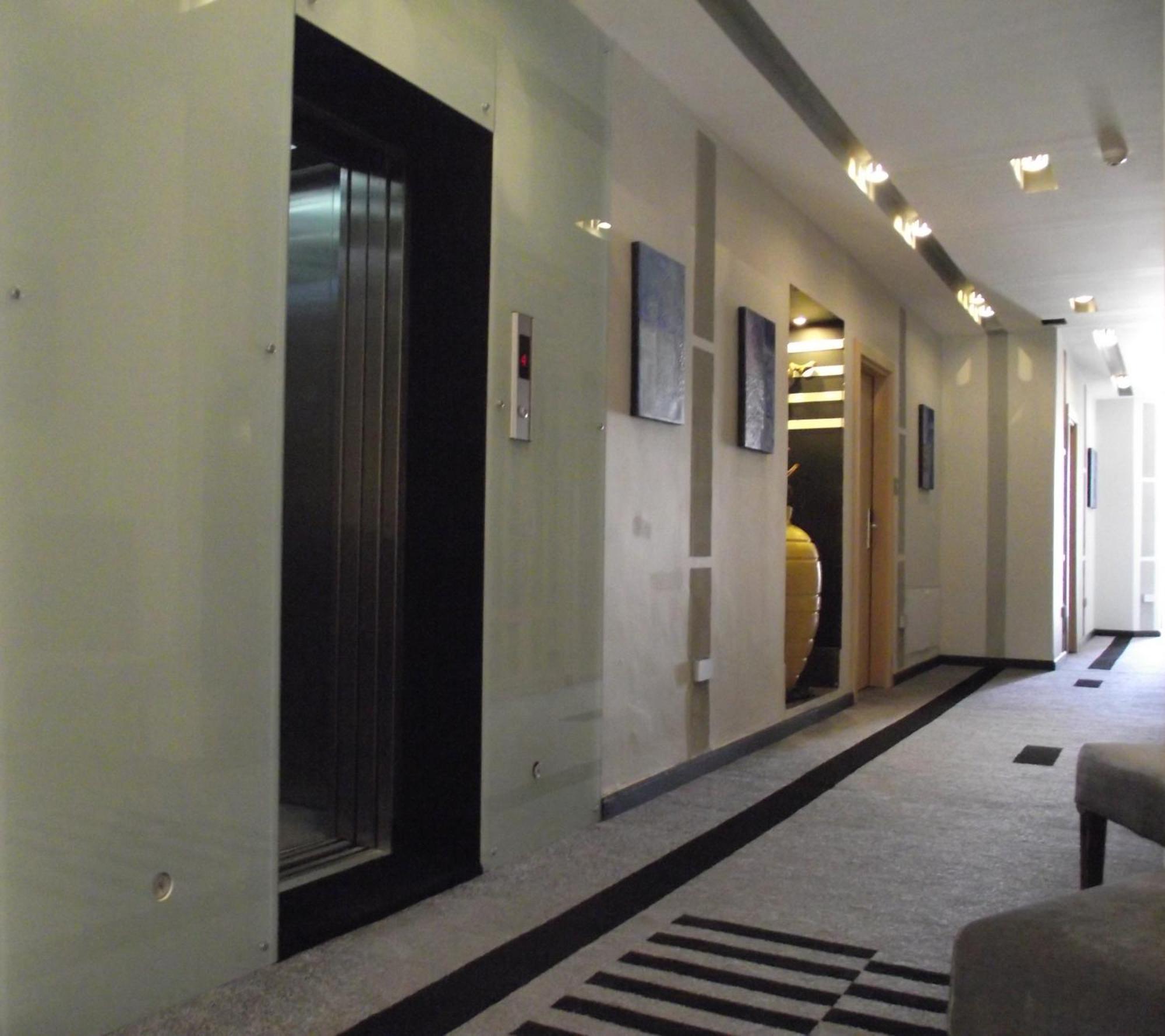 Crystal Suites Amman Exterior photo